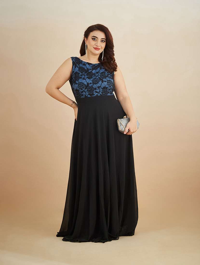 women self design sleeveless gown