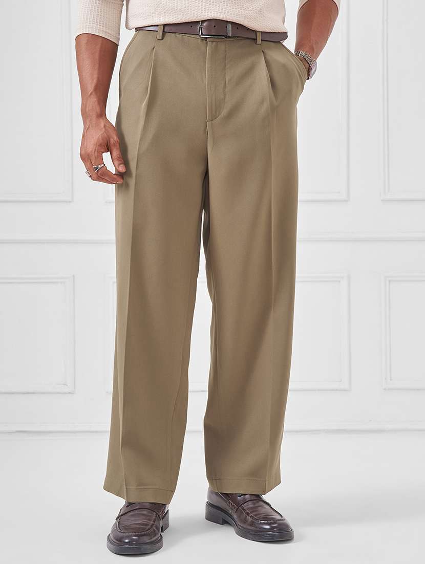 men solid mid rise pleated casual trouser