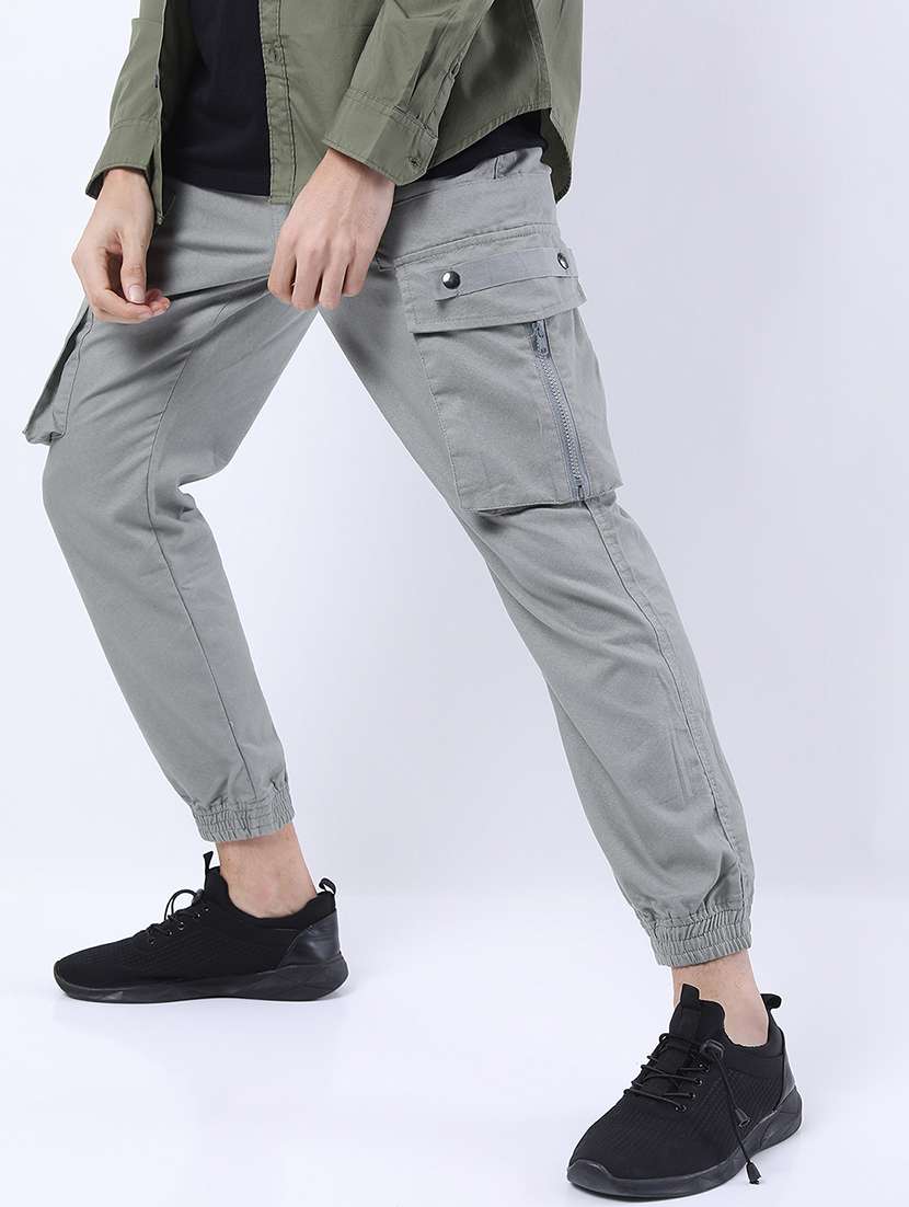 men solid mid rise regular fit jogger