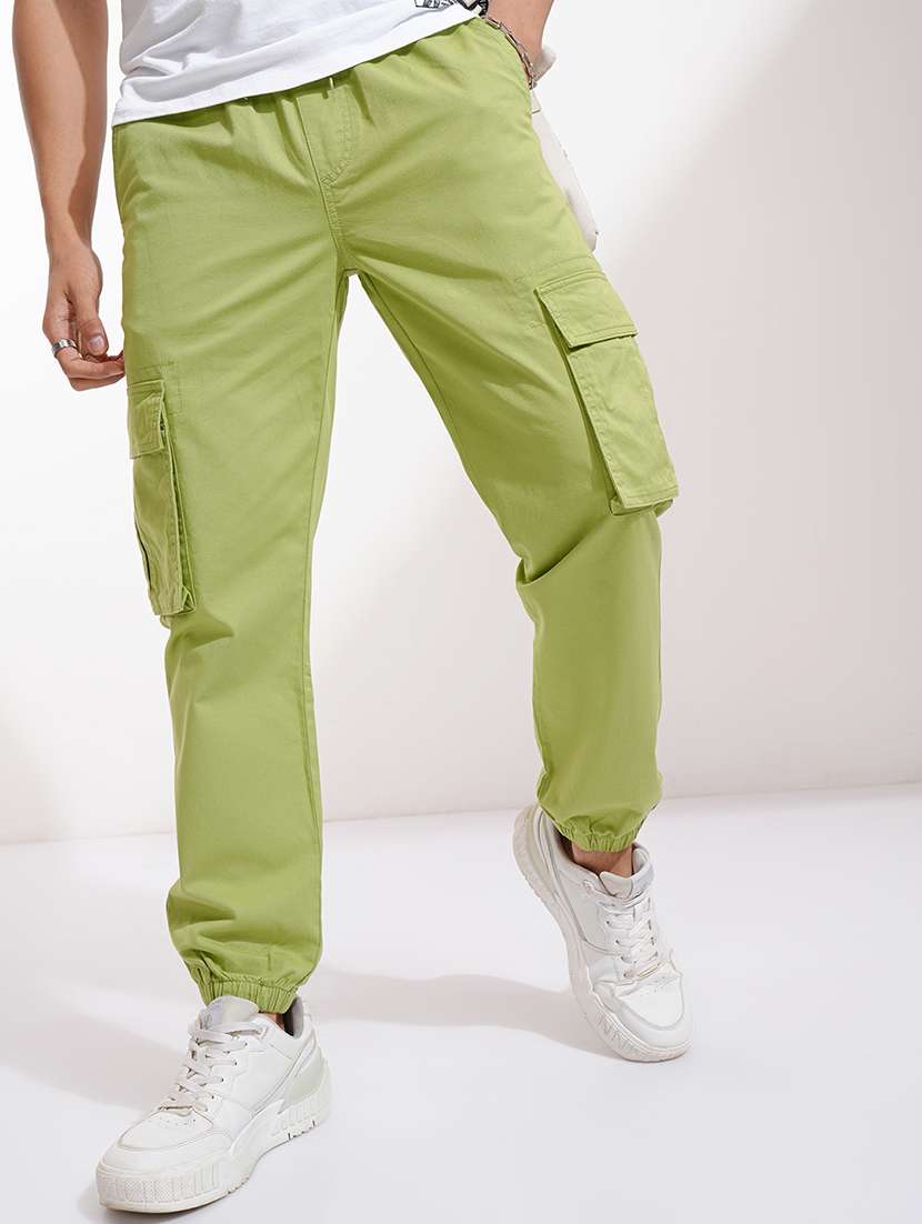 men solid mid rise regular fit jogger
