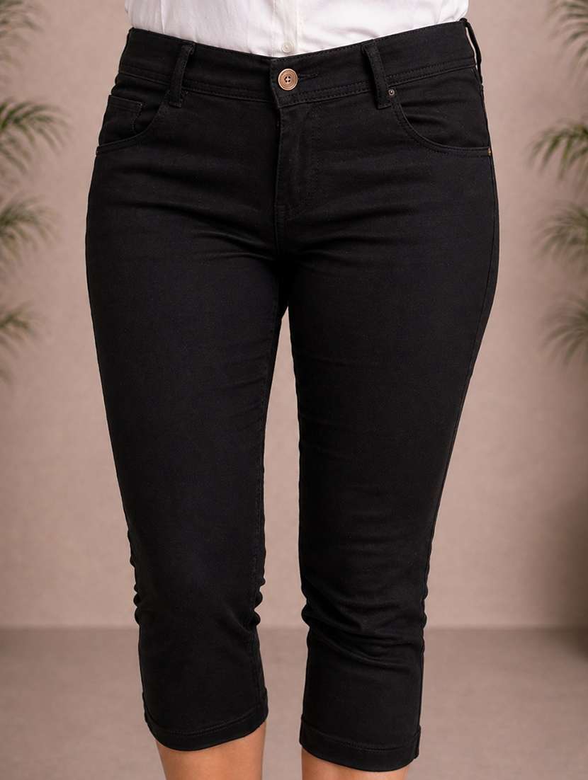 Women Solid Mid Rise Regular Capri - 22511941 -  Standard Image - 1