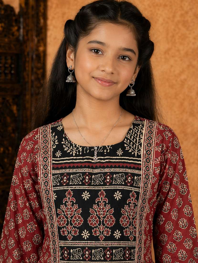Girls Printed Round Neck Kurta And Palazzo Set - 22511975 -  Standard Image - 1