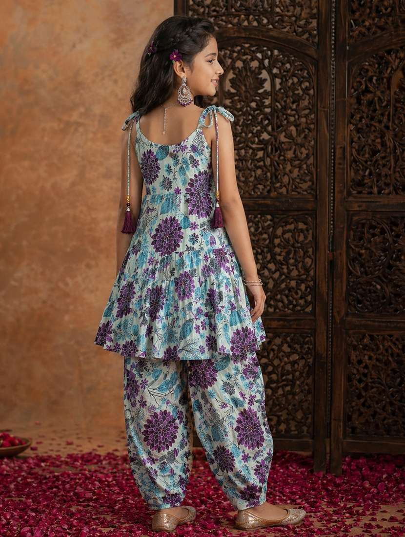 Girls Printed Sleeveless Kurta And Salwar Suit Set - 22511980 -  Standard Image - 4