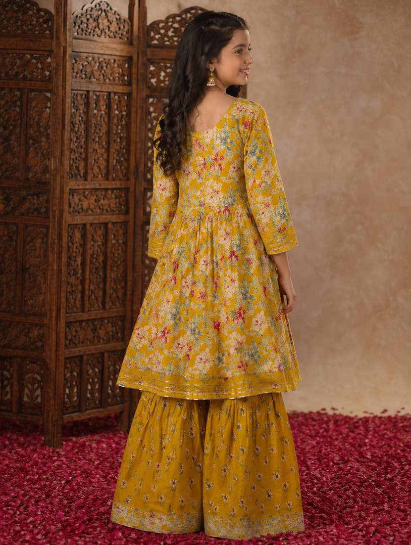 girls printed three quarter sleeves kurta and sharara suit set - 22511982 -  Standard Image - 4