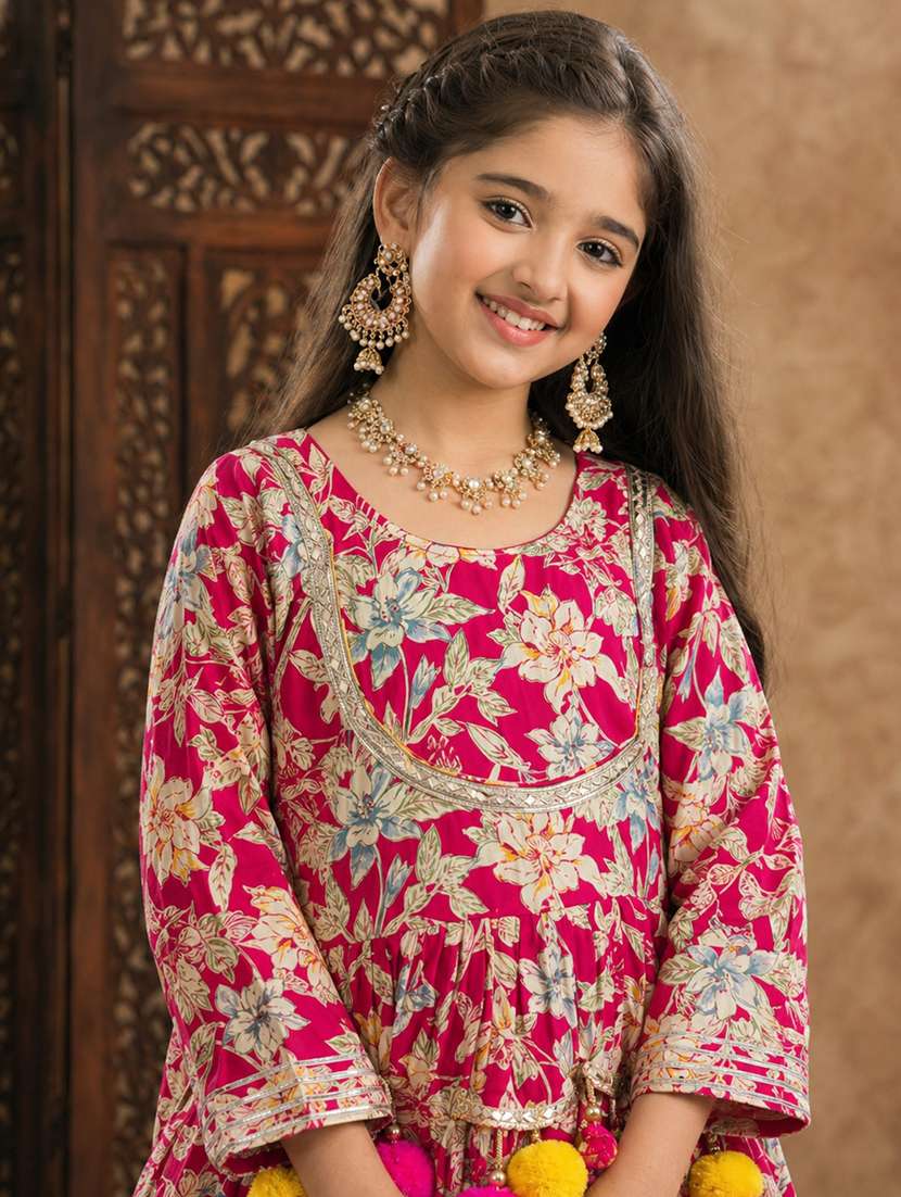 Girls Printed Three Quarter Sleeves Kurta And Sharara Suit Set - 22511985 -  Standard Image - 1