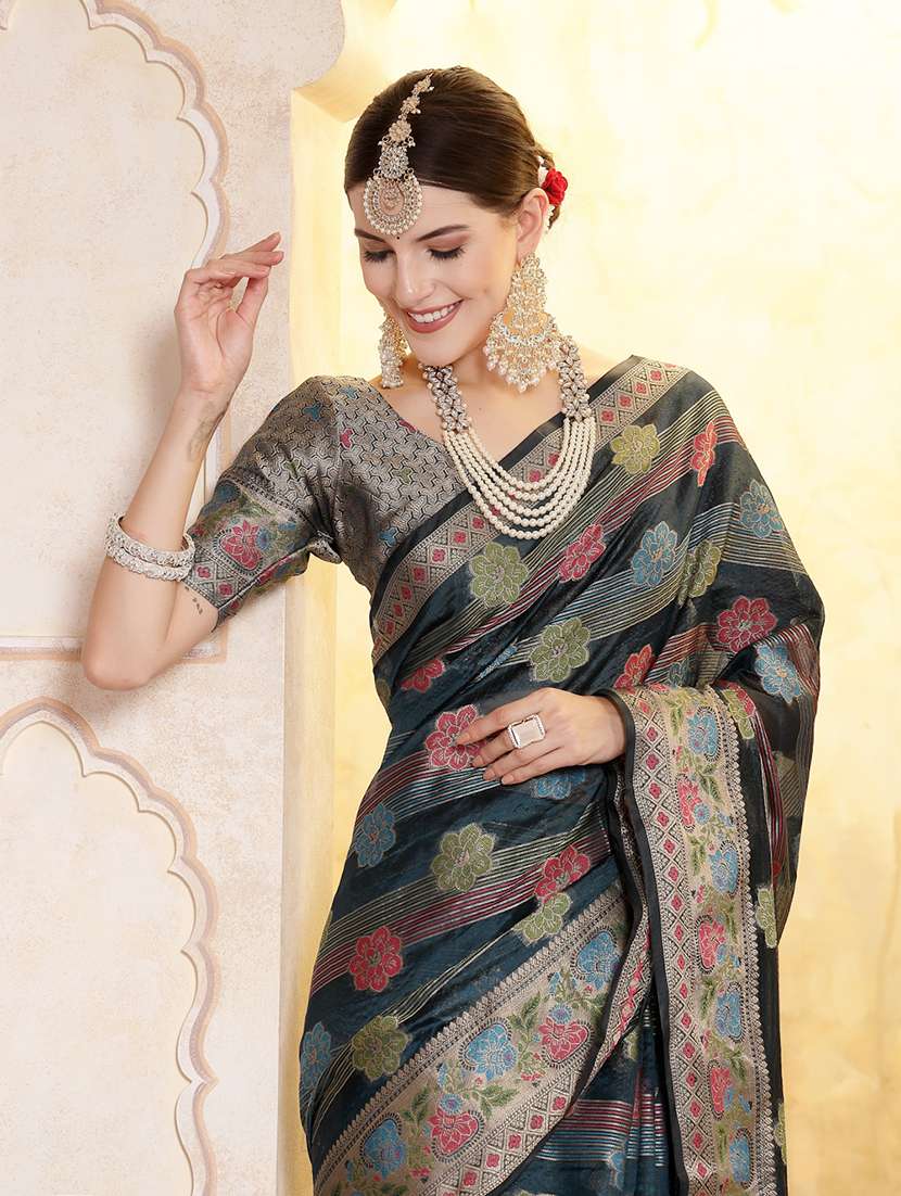 Women Self Design Banarasi Saree With Blouse - 22513471 -  Standard Image - 4