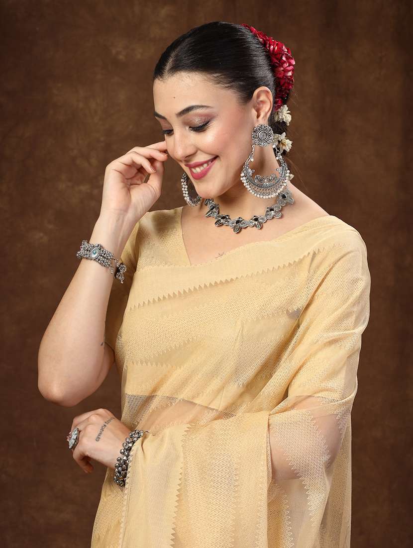 women self design plain saree with blouse - 22513481 -  Standard Image - 1