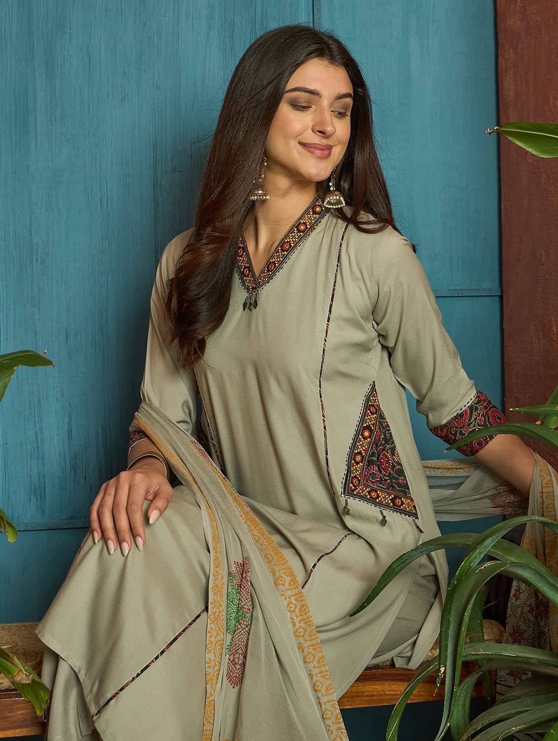 women embroidered v neck kurta and palazzo set with dupatta - 22513804 -  Standard Image - 1
