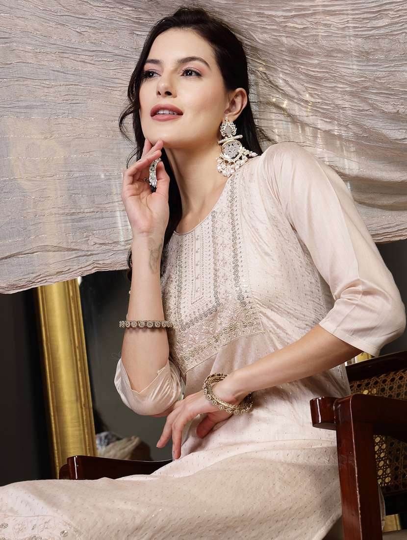 women embroidered round neck kurta and pant set with dupatta - 22513806 -  Standard Image - 4