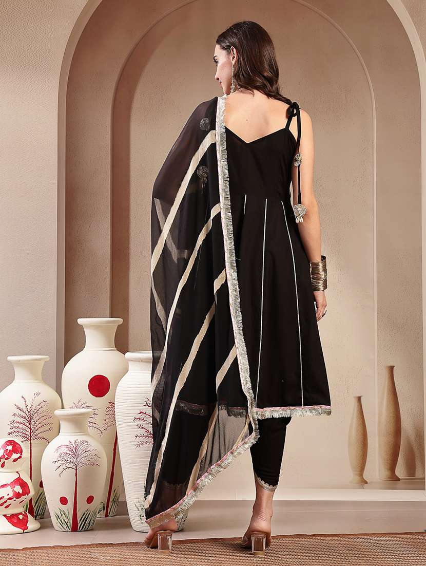 Women Embroidered Sleeveless Kurta And Dhoti Set With Dupatta - 22513820 -  Standard Image - 4
