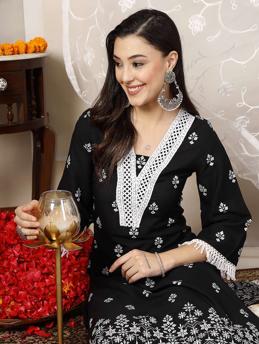 women printed v neck kurta and palazzo set with dupatta - 22513824 -  Standard Image - 1