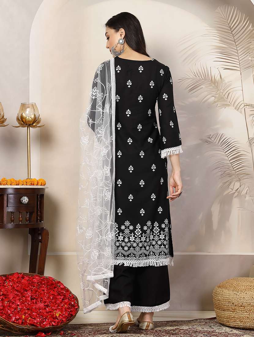 women printed v neck kurta and palazzo set with dupatta - 22513824 -  Standard Image - 4