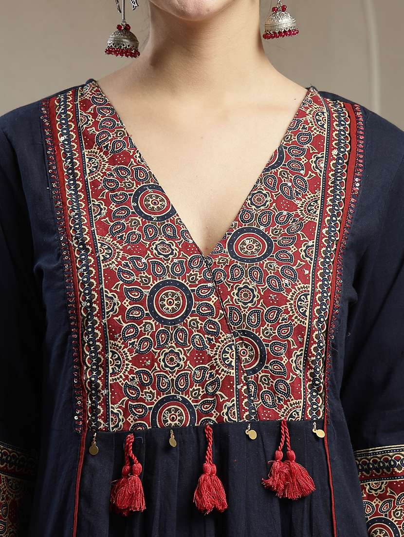 women printed v neck kurta and palazzo set with dupatta - 22513832 -  Standard Image - 4