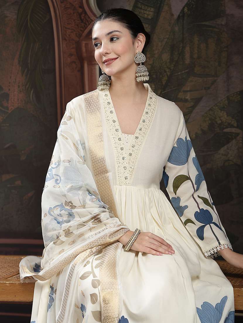 women printed v neck kurta and pant set with dupatta - 22513837 -  Standard Image - 1