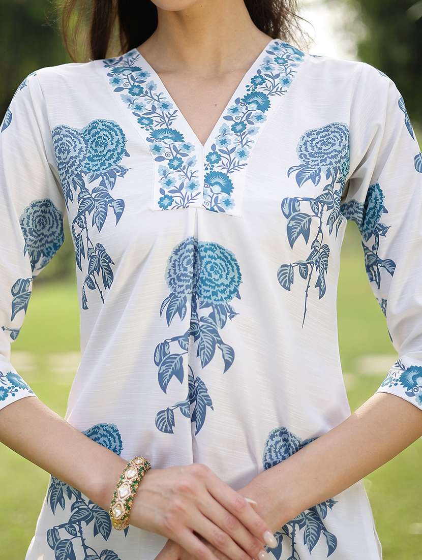 women printed v neck kurta and pant set with dupatta - 22513840 -  Standard Image - 1