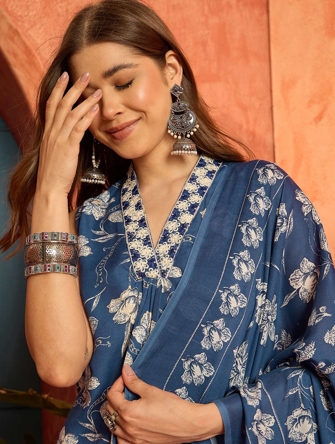 women printed v neck kurta and pant set with dupatta - 22513849 -  Standard Image - 1