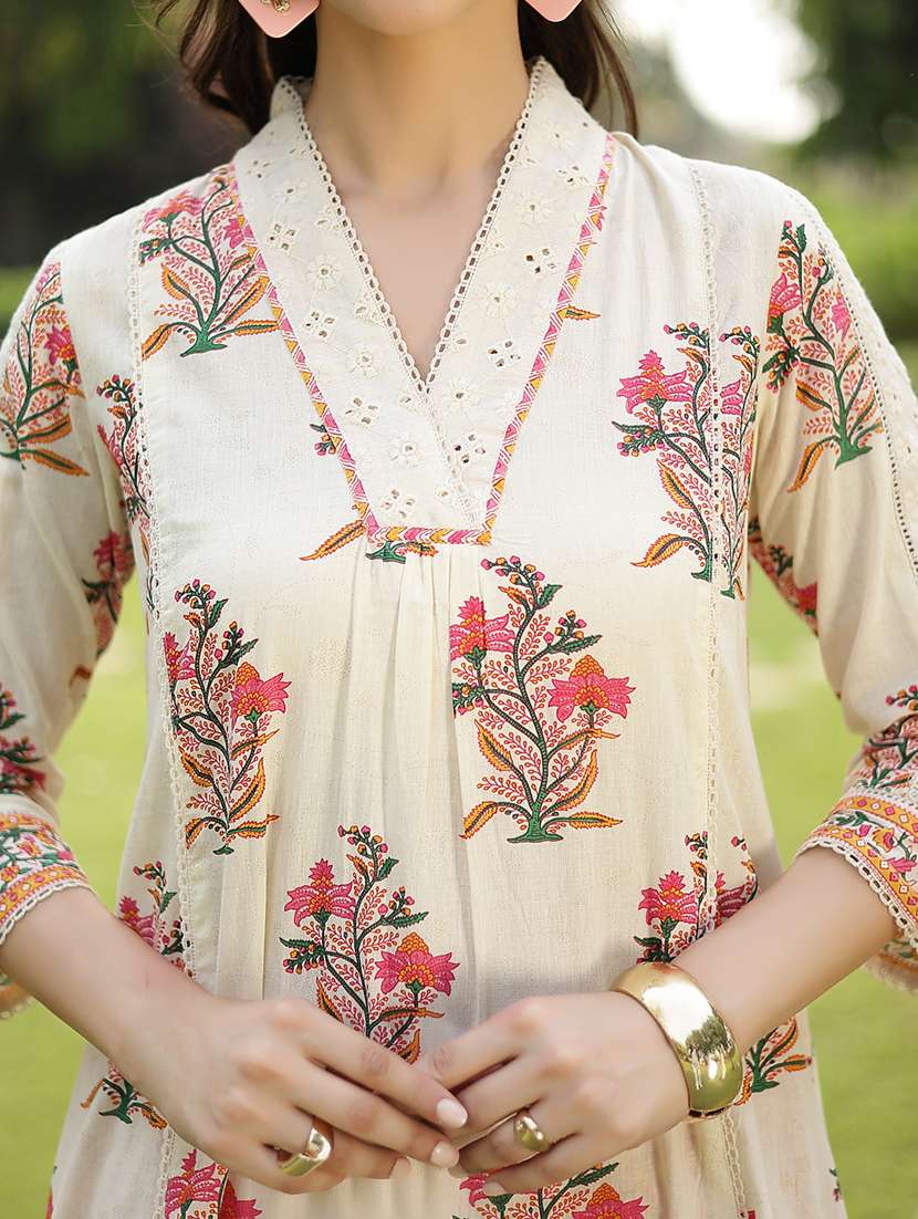 women printed v neck kurta and pant set with dupatta - 22513858 -  Standard Image - 1
