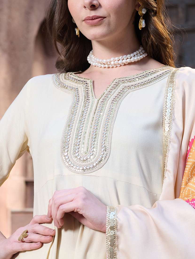 women embroidered notch neck kurta and pant set with dupatta - 22513861 -  Standard Image - 1