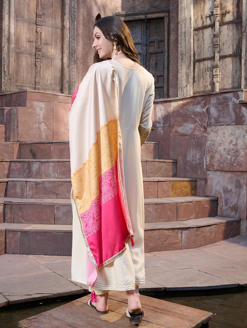 women embroidered notch neck kurta and pant set with dupatta - 22513861 -  Standard Image - 4