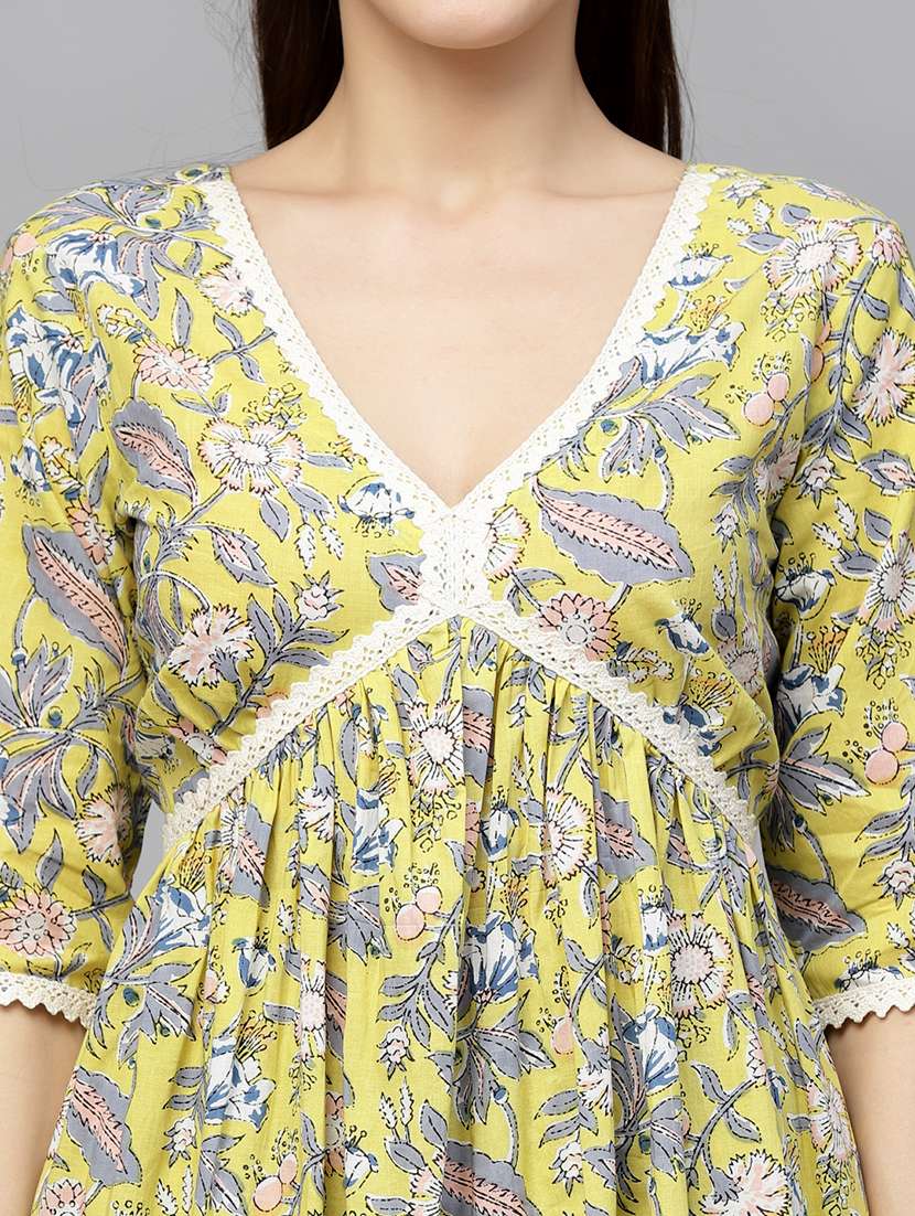 women printed v neck kurta and palazzo set with dupatta - 22513862 -  Standard Image - 4