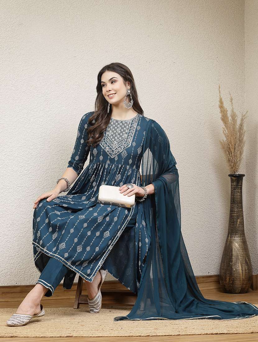 women printed round neck kurta and pant set with dupatta - 22513867 -  Standard Image - 4