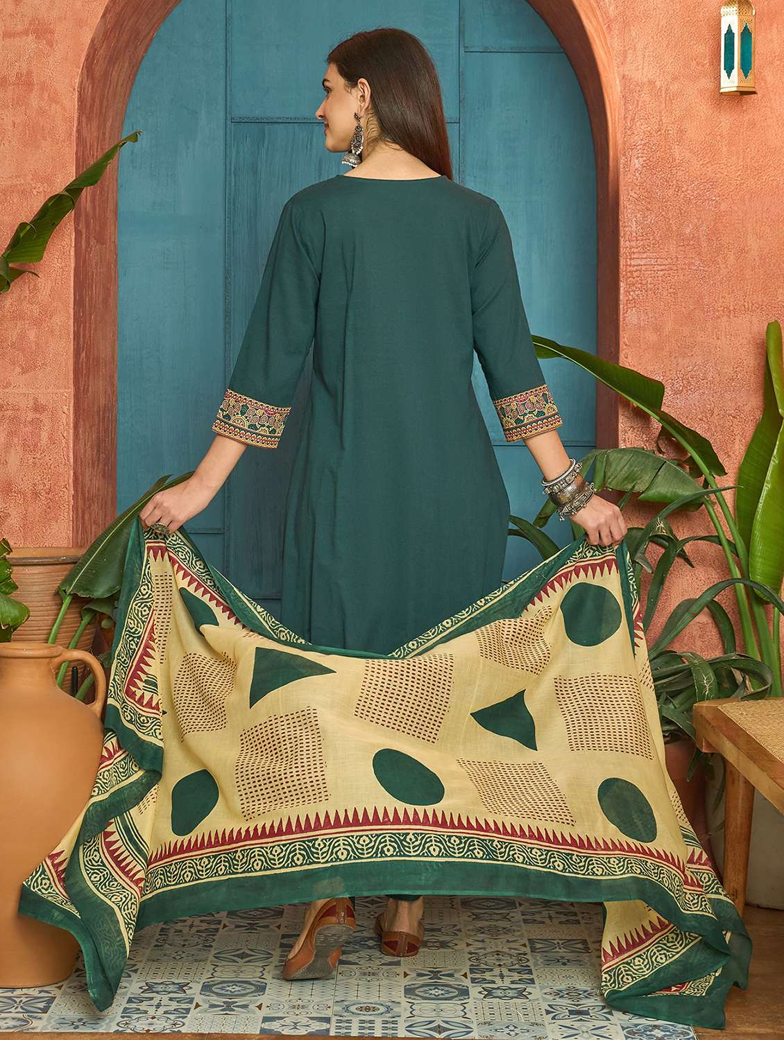 women printed v neck kurta and palazzo set with dupatta - 22513881 -  Standard Image - 4
