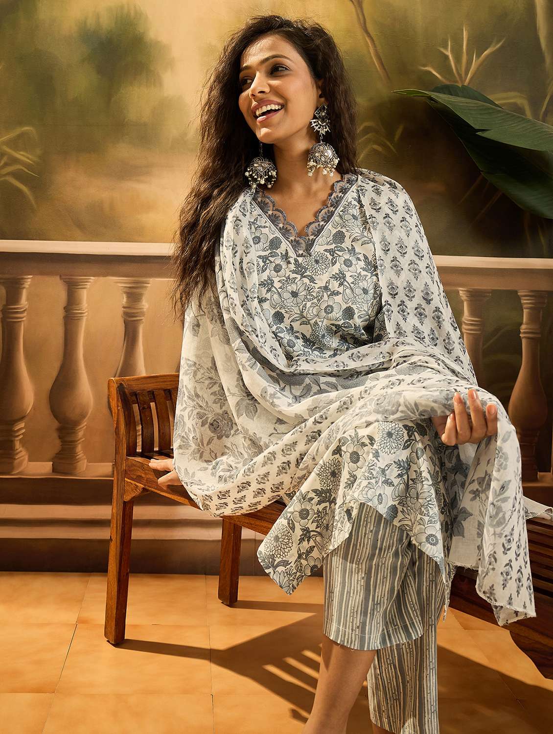 women printed v neck kurta and pant set with dupatta - 22513890 -  Standard Image - 1