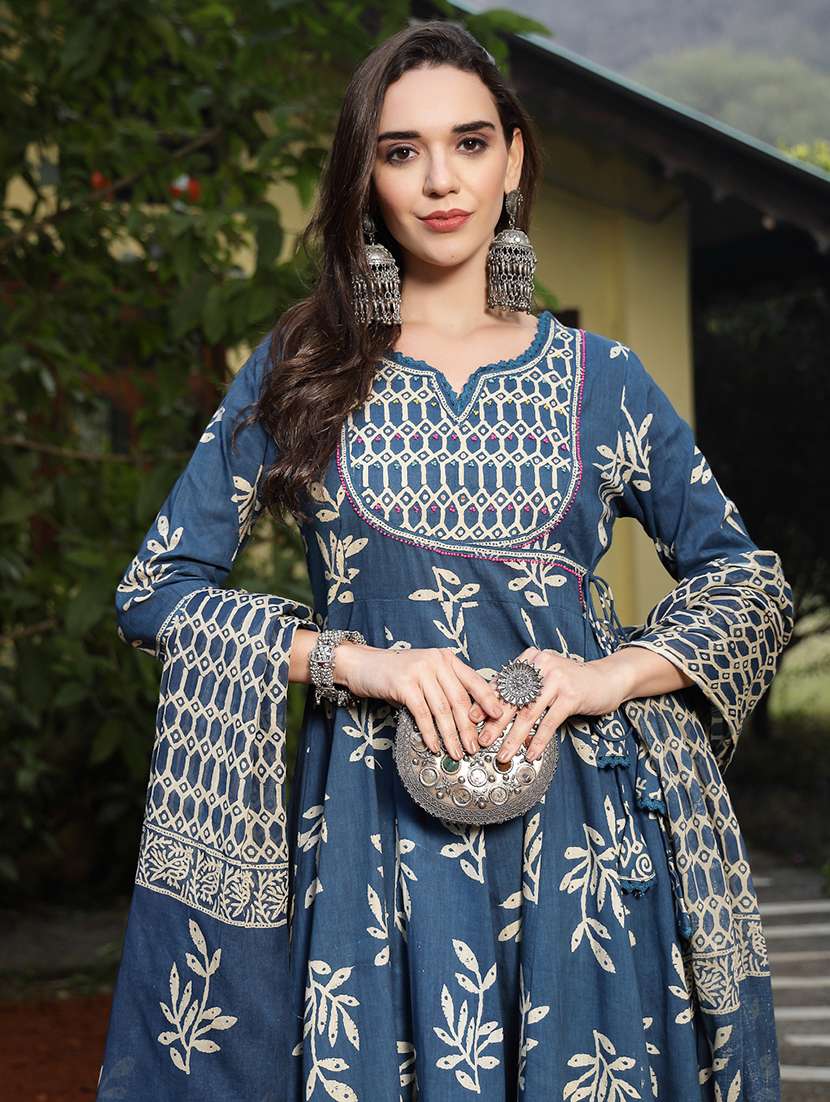 women printed sweetheart neck kurta and pant set with dupatta - 22513897 -  Standard Image - 1