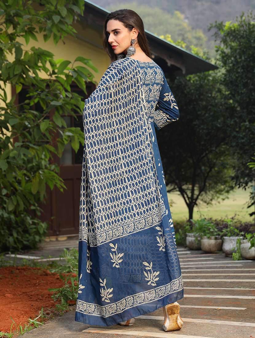 women printed sweetheart neck kurta and pant set with dupatta - 22513897 -  Standard Image - 4