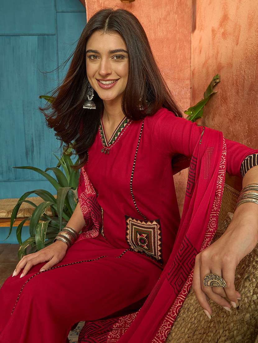 women printed three quarter sleeves kurta pant set with dupatta - 22513924 -  Standard Image - 1