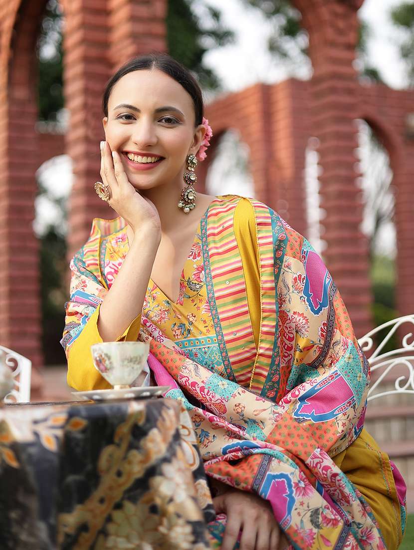women printed v neck kurta and palazzo set with dupatta - 22513934 -  Standard Image - 4