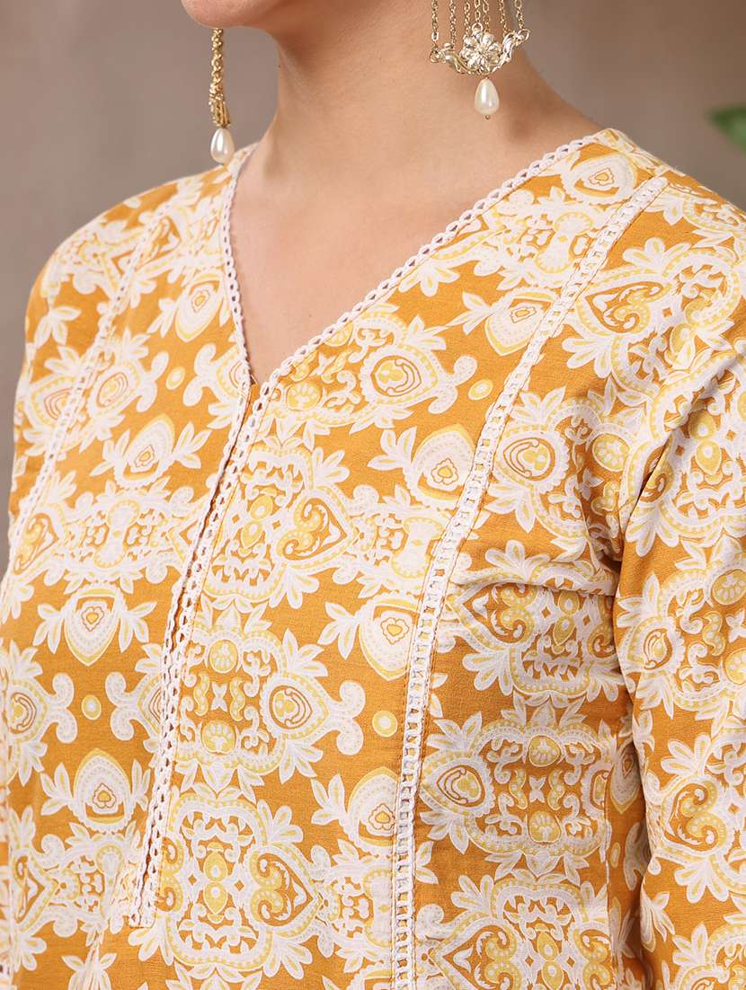 women printed v neck kurta and pant set with dupatta - 22513937 -  Standard Image - 4