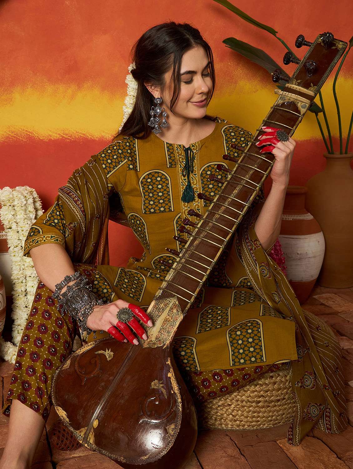 women printed three quarter sleeves kurta pant set with dupatta - 22513942 -  Standard Image - 4