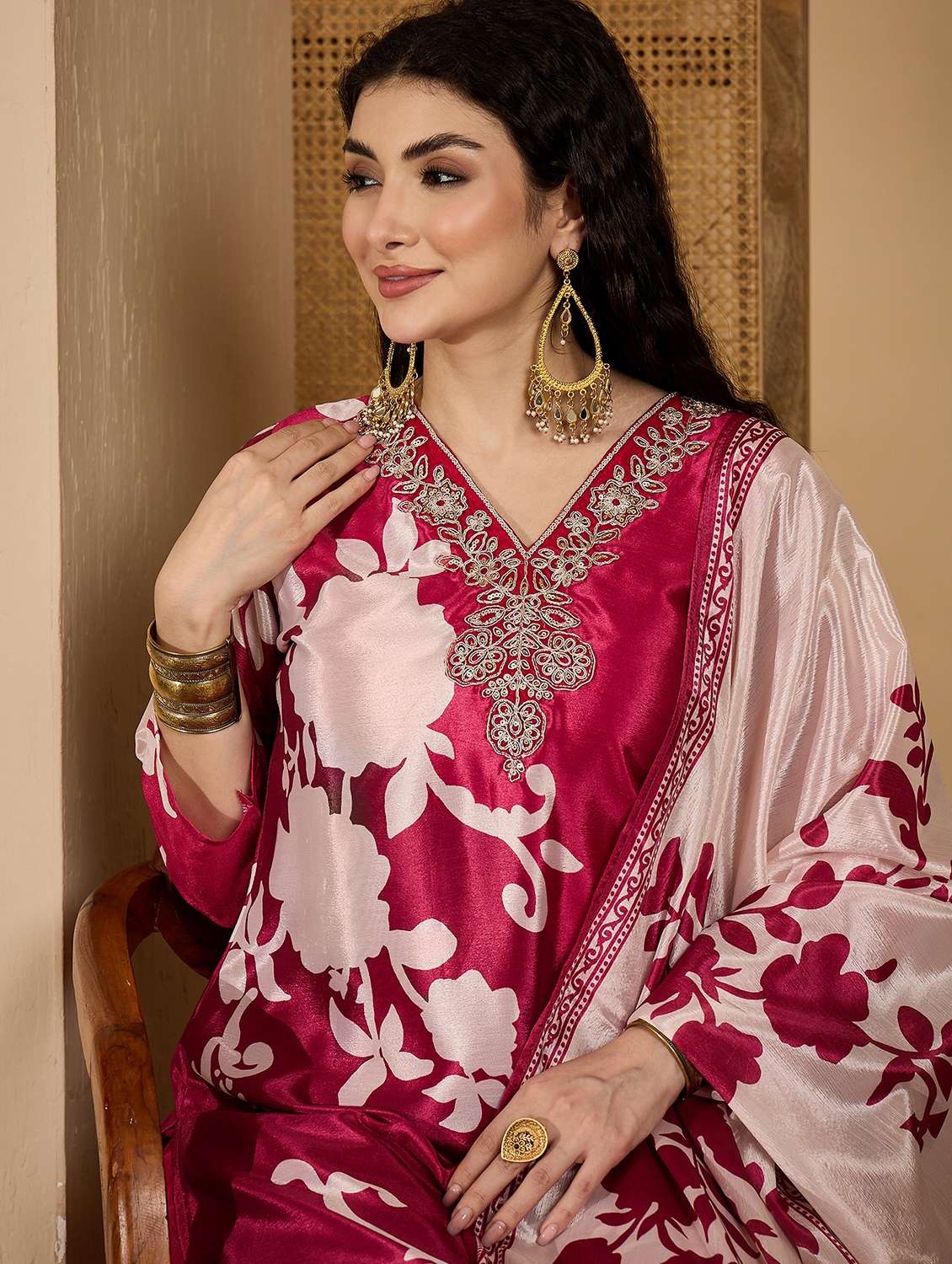 women printed three quarter sleeves kurta pant set with dupatta - 22513958 -  Standard Image - 1