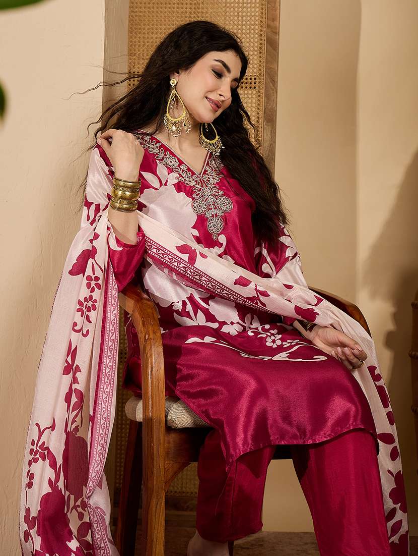 women printed three quarter sleeves kurta pant set with dupatta - 22513958 -  Standard Image - 4