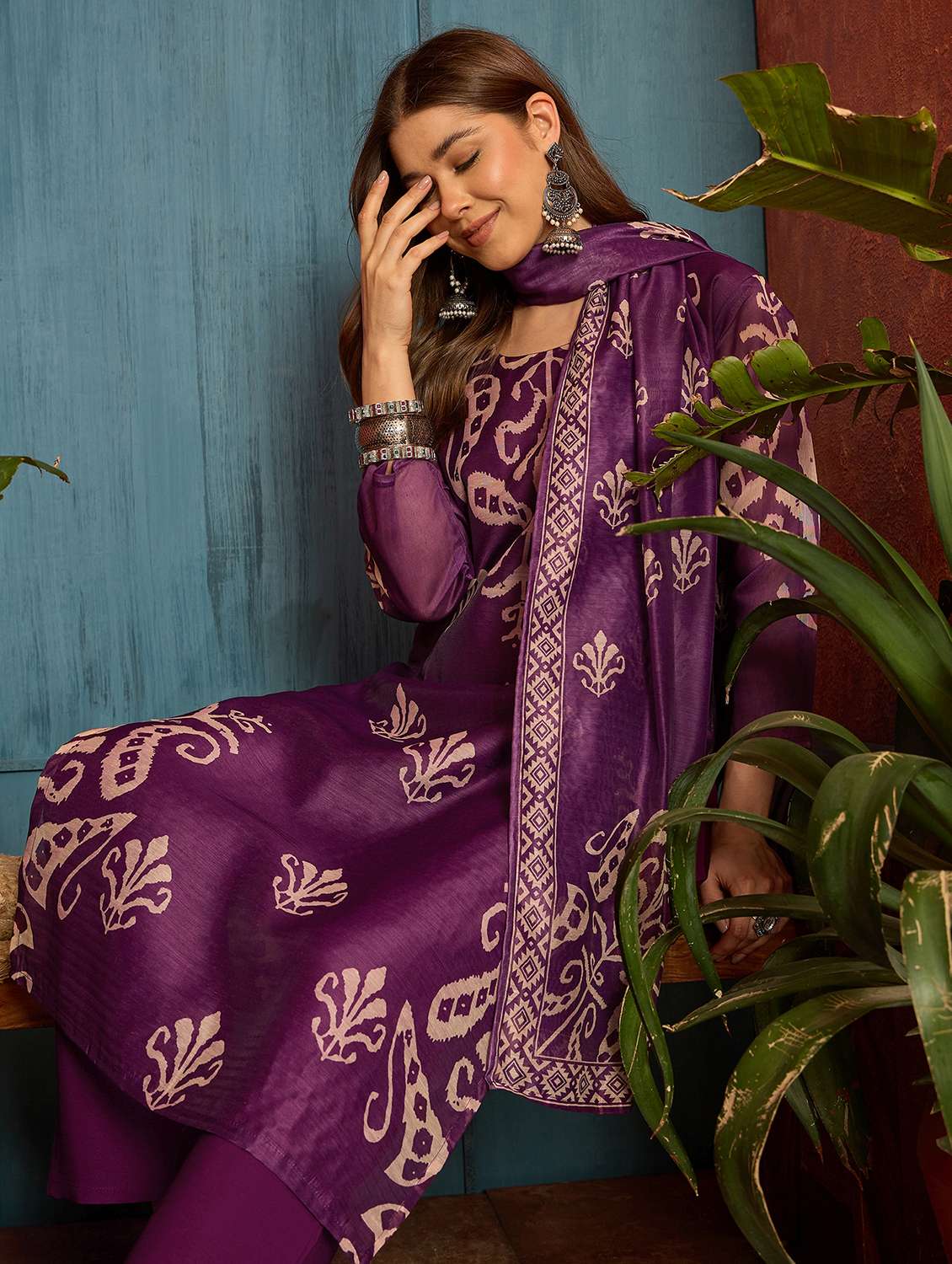 women printed three quarter sleeves kurta pant set with dupatta - 22513993 -  Standard Image - 4
