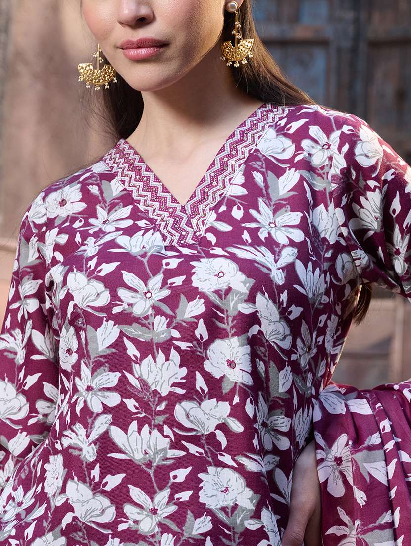 women printed three quarter sleeves kurta pant set with dupatta - 22514005 -  Standard Image - 1