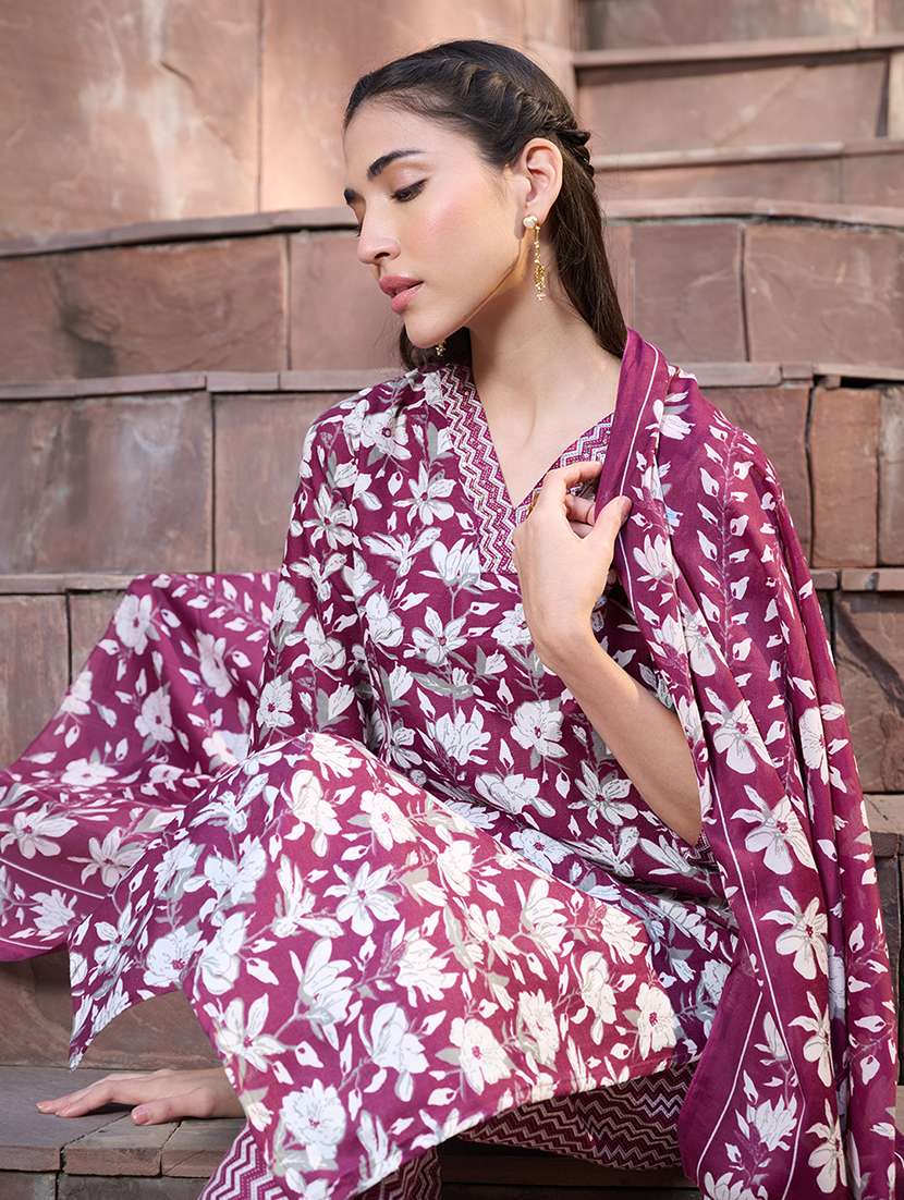 women printed three quarter sleeves kurta pant set with dupatta - 22514005 -  Standard Image - 4
