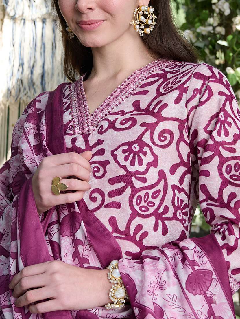 women printed three quarter sleeves kurta pant set with dupatta - 22514010 -  Standard Image - 1