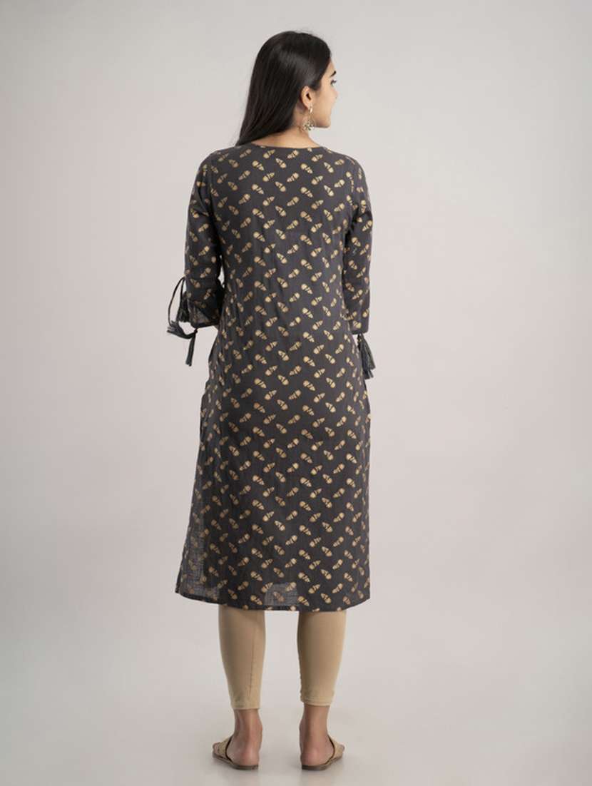 Women Printed Three Quarter Sleeve Straight Kurta - 22514940 -  Standard Image - 4