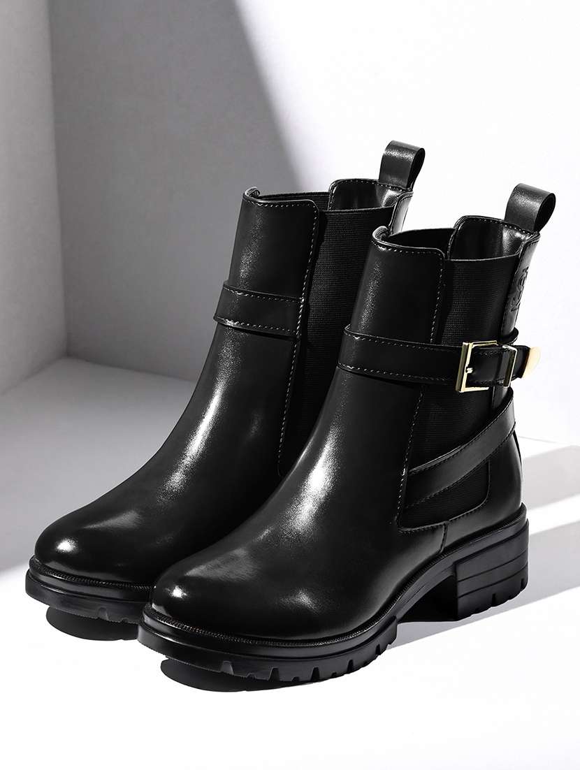 women black high-tops boot
