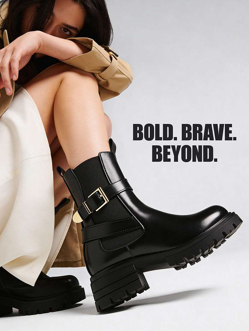 women black high-tops boot - 22515216 -  Standard Image - 4