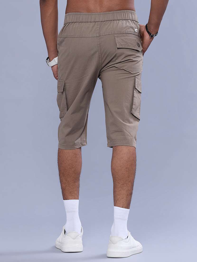 Men Solid Mid Rise Three Fourth Cargo Shorts - 22516130 -  Standard Image - 4