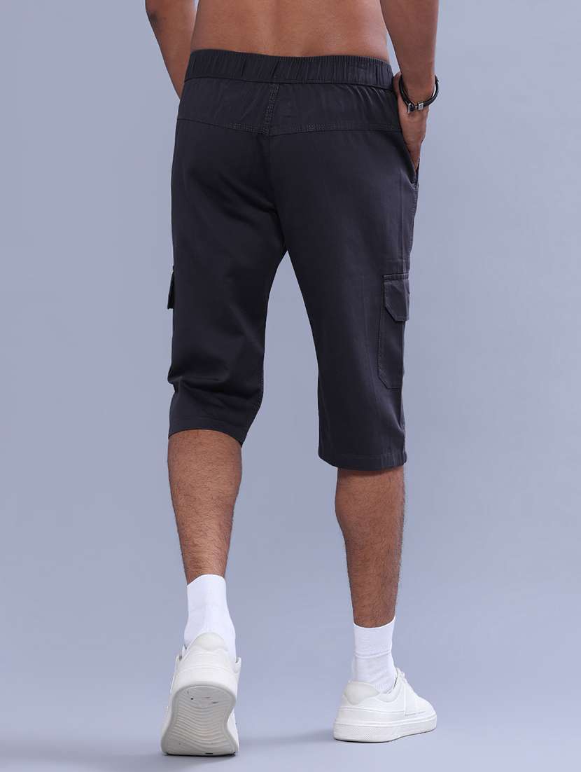Men Solid Mid Rise Three Fourth Cargo Shorts - 22516133 -  Standard Image - 4