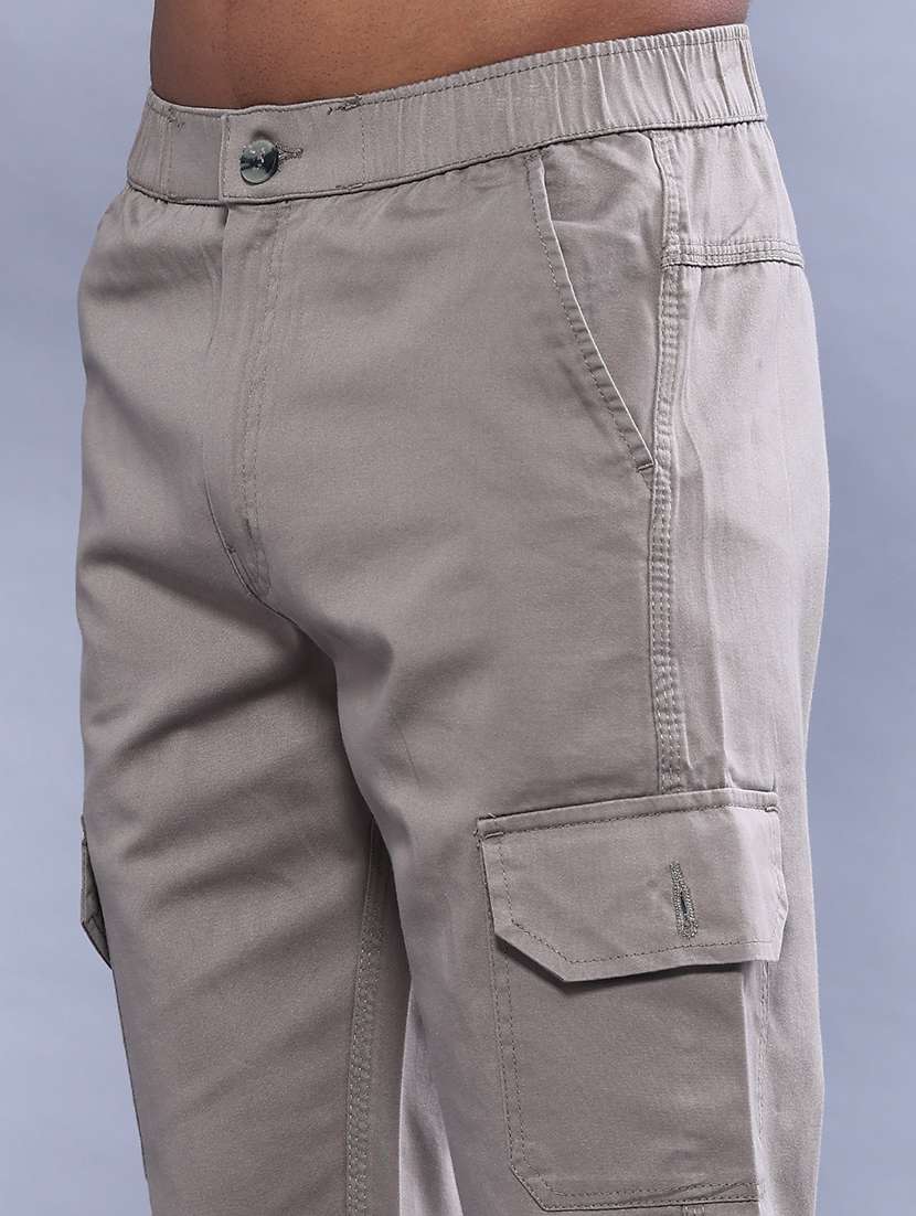 Men Solid Mid Rise Three Fourth Shorts - 22516134 -  Standard Image - 1