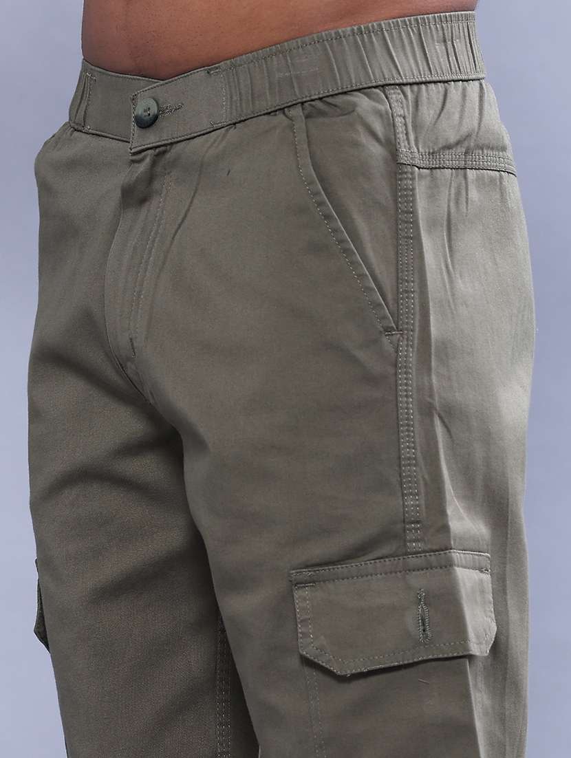 Men Solid Mid Rise Three Fourth Shorts - 22516220 -  Standard Image - 1