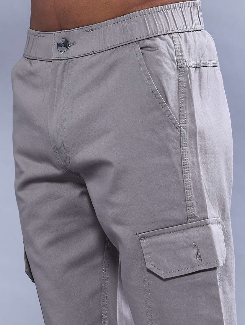Men Solid Mid Rise Three Fourth Shorts - 22517130 -  Standard Image - 1