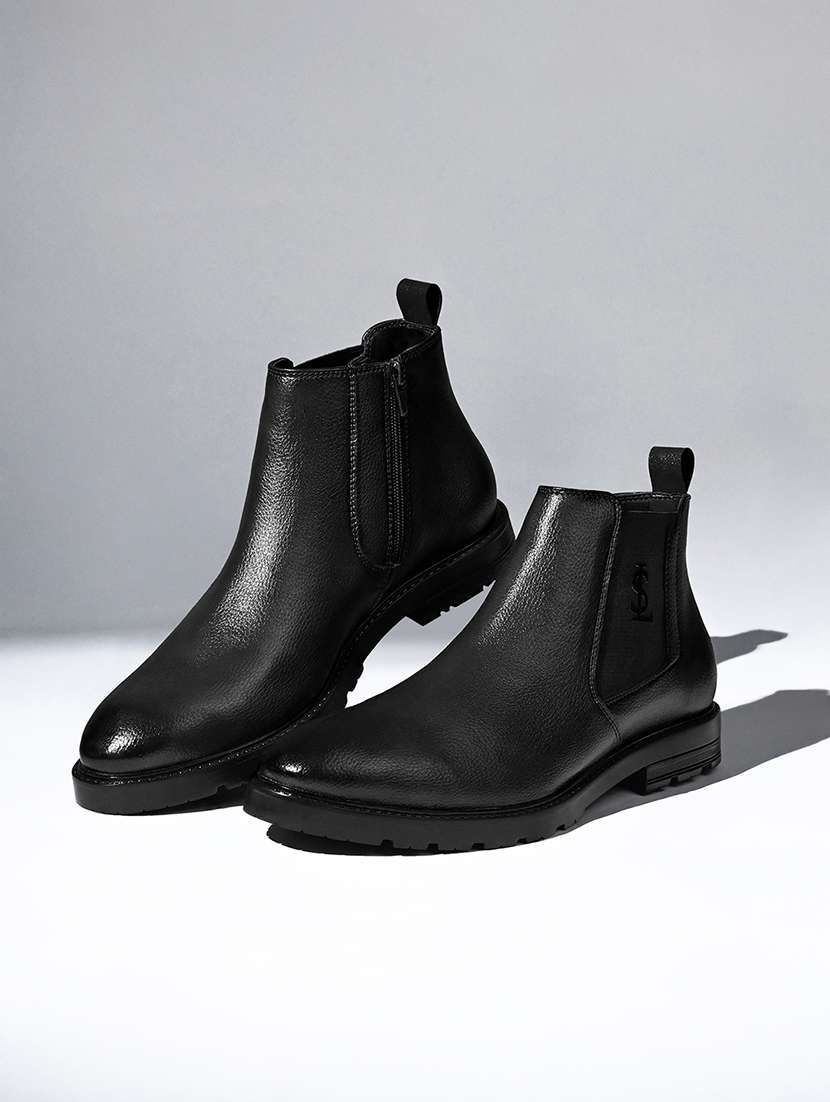 men black slip on boot