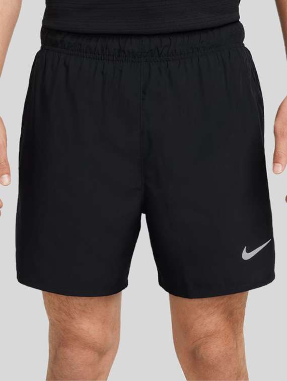 men solid mid rise sports shorts