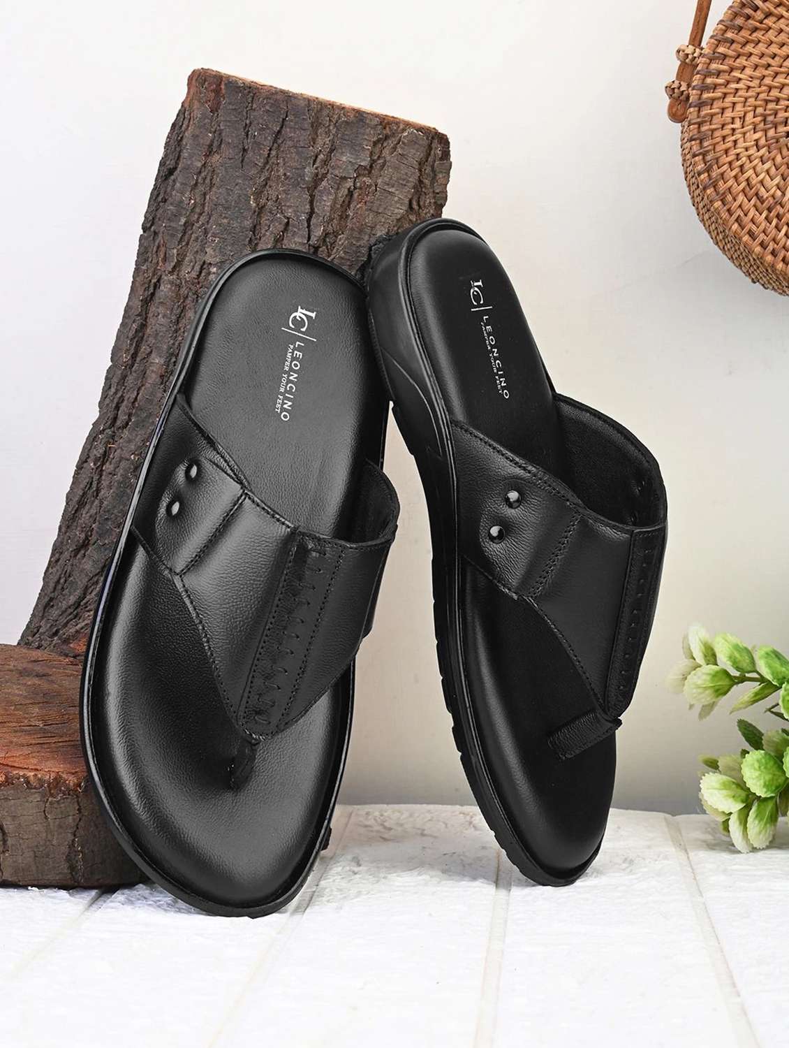 men black toe seperator sandal - 22518496 -  Standard Image - 1